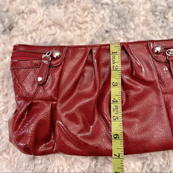 Kristin Davis clutch, patent leather styled vegan purse - Picture 5 of 5